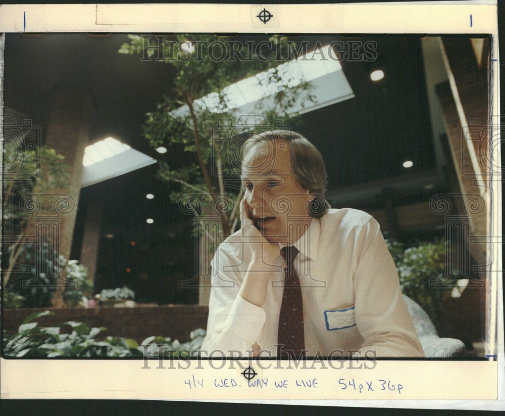 1990 Press Photo Martin Delaney AIDS HIV - Historic Images