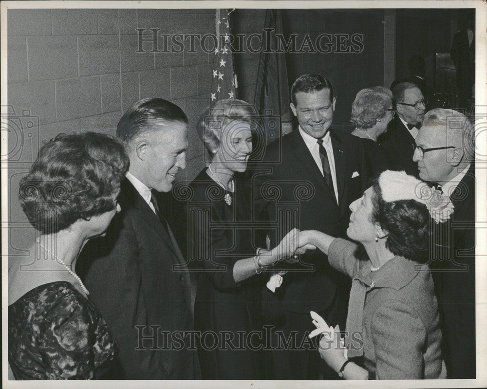 1982 Press Photo George Romney Gov Swainson - Historic Images