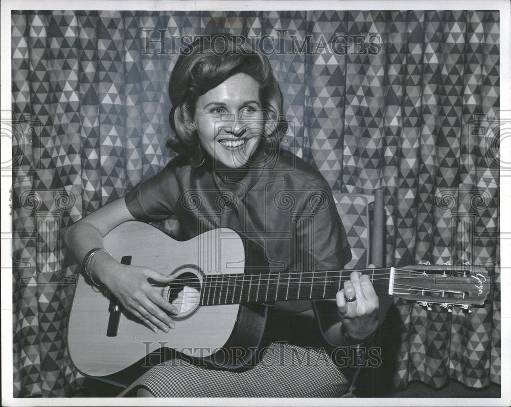 1964 Press Photo Alice Swainson quintet folk singer - Historic Images