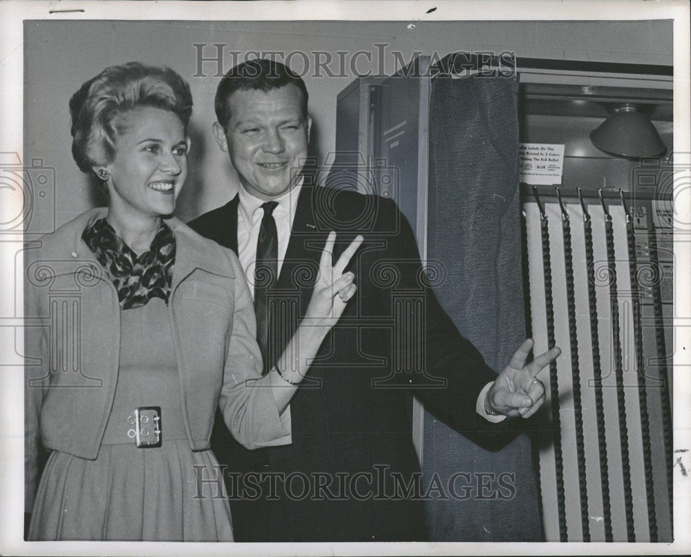 1962 Press Photo John Swainson Governor Michigan - Historic Images