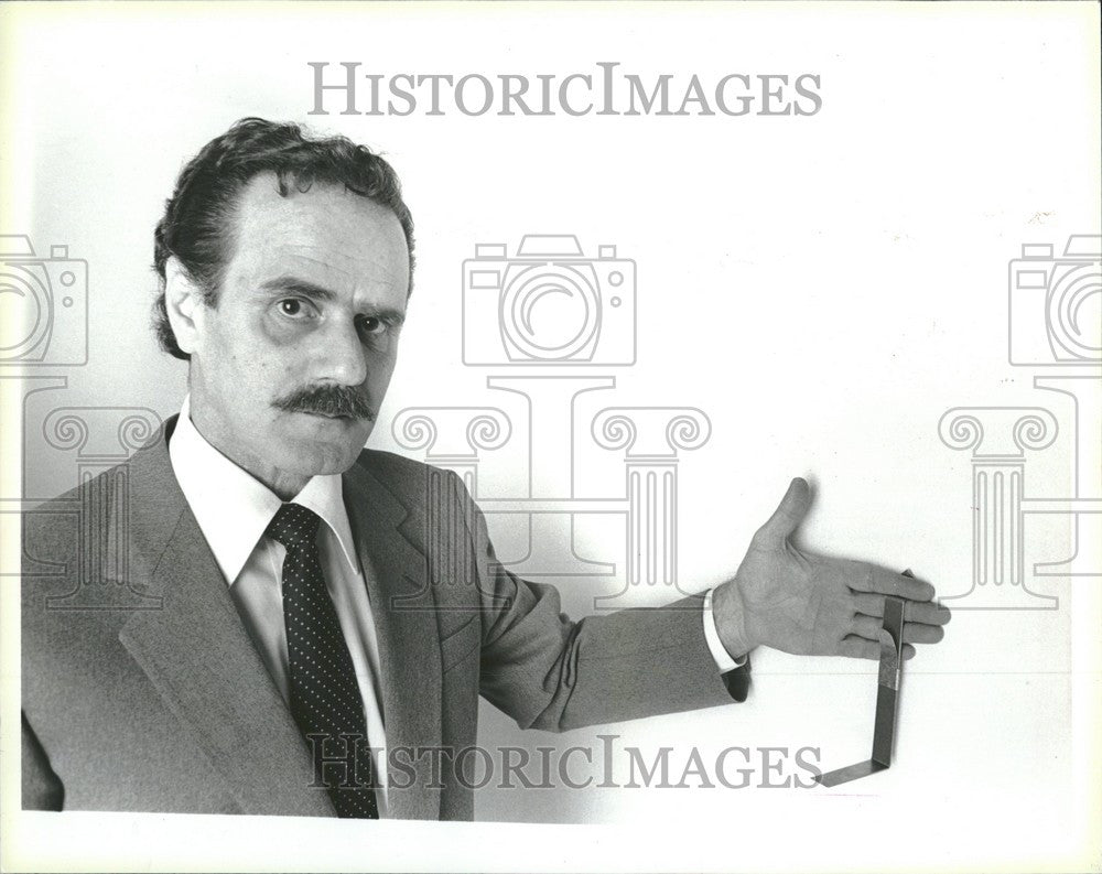 1986 Press Photo Ray Shaheen patent - Historic Images