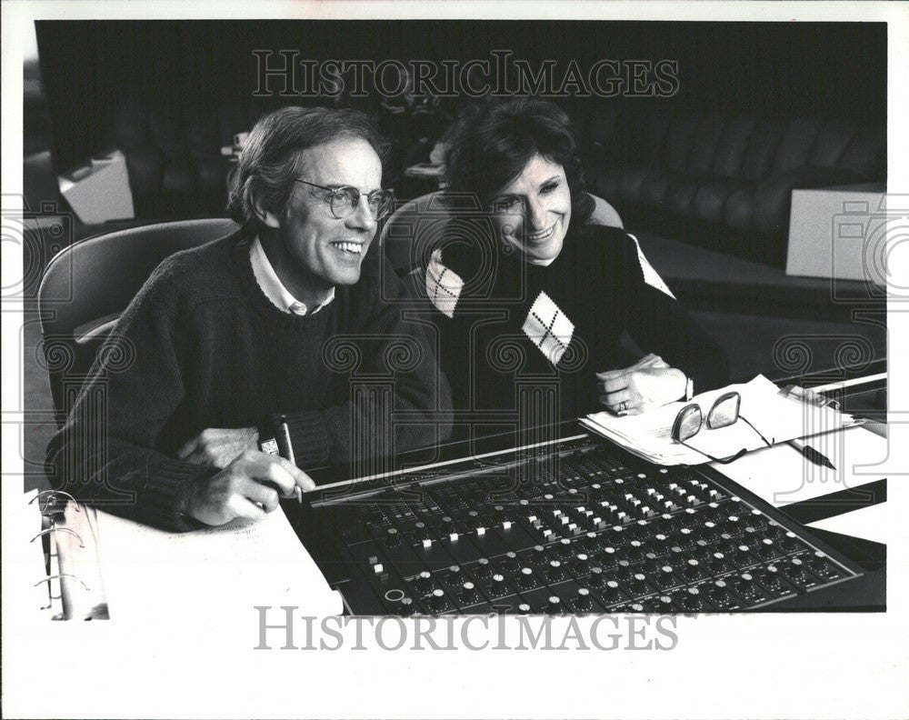 1982 Press Photo Bob Shanks Television Producer - Historic Images