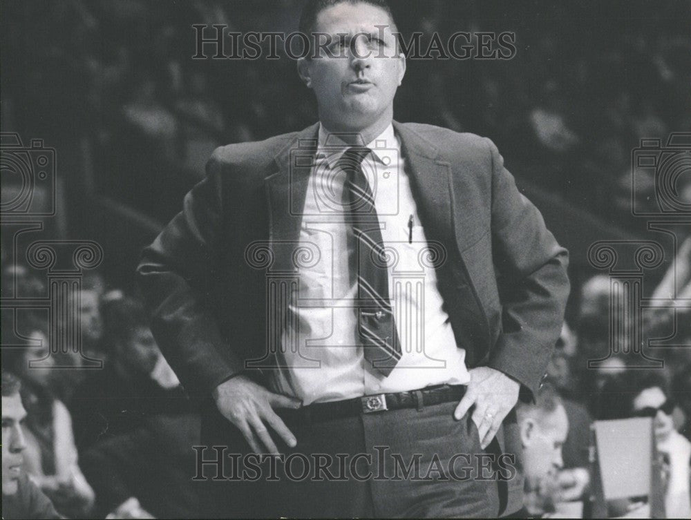1969 Press Photo Paul Seymour Detroit Pistons Coach - Historic Images