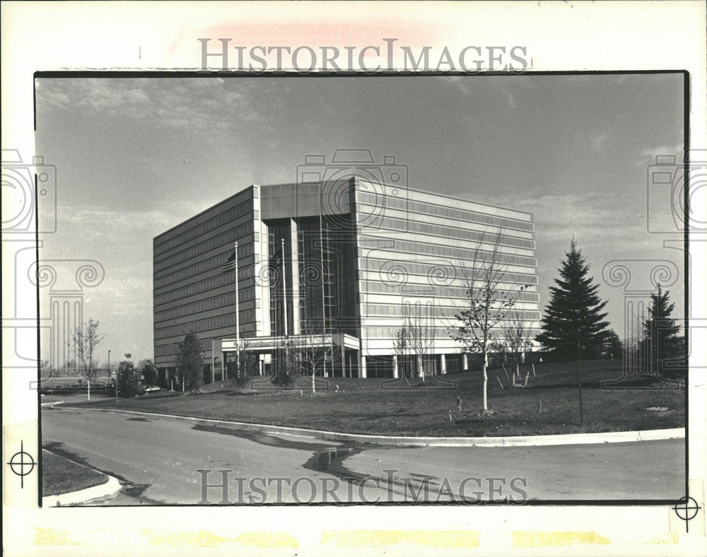 1987 Press Photo Hotel Troy Guest Quarters - Historic Images