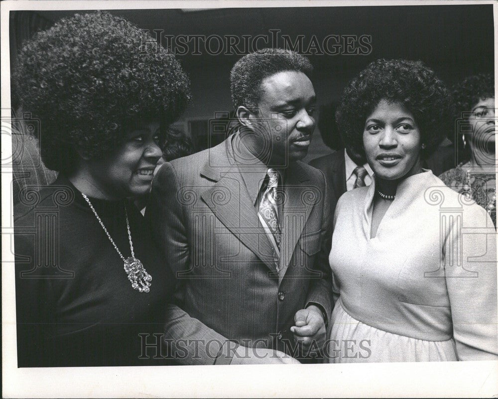 1972 Press Photo Mrs. Zeline Richards Judge Evans - Historic Images