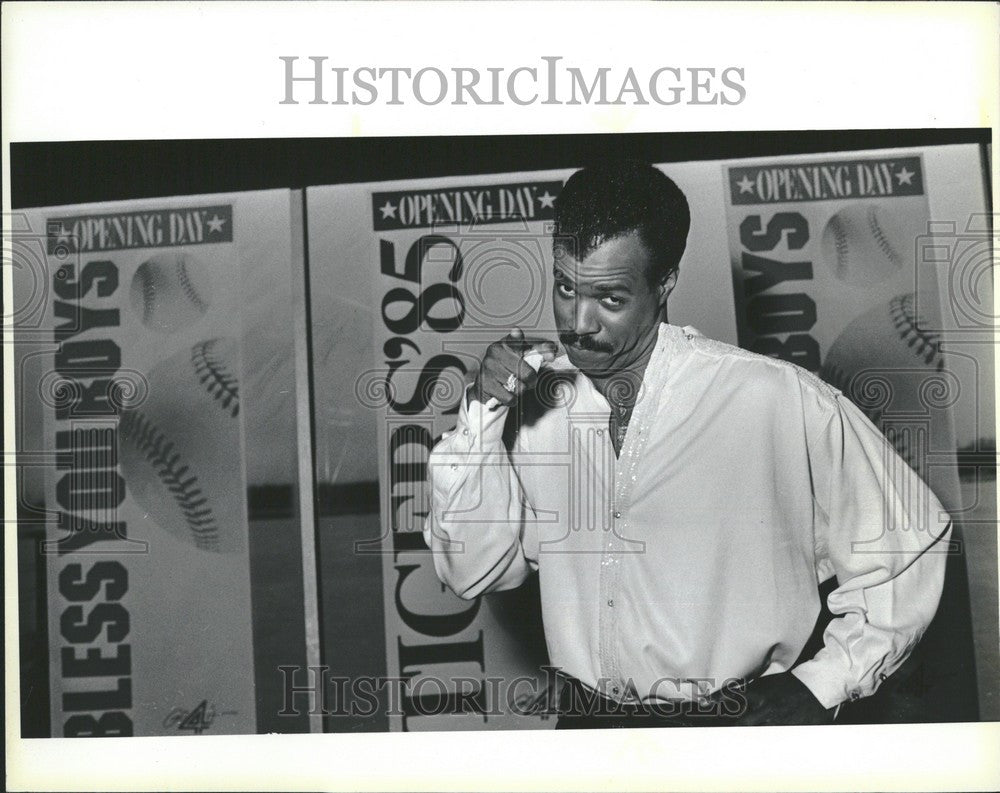 1985 Press Photo Curtis Gadson Roostertail - Historic Images