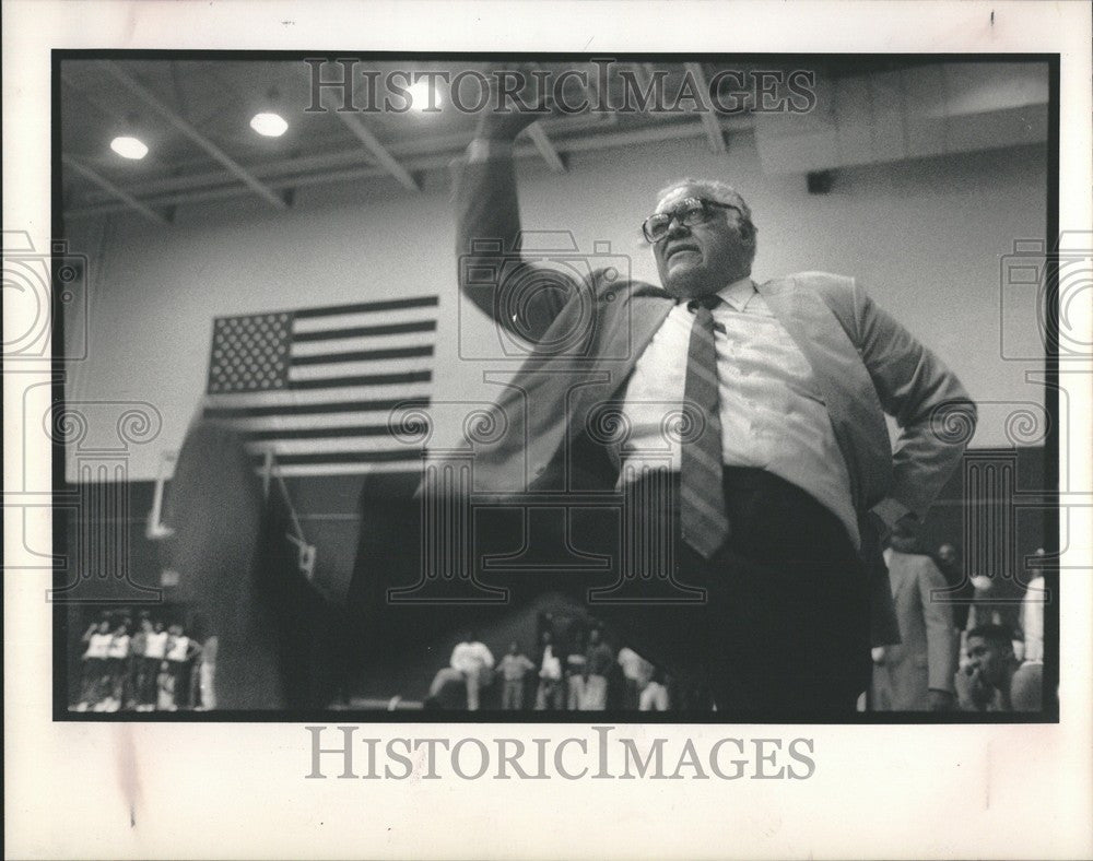 1989 Press Photo Clarence &quot;Big House&quot; Gaines Coach - Historic Images