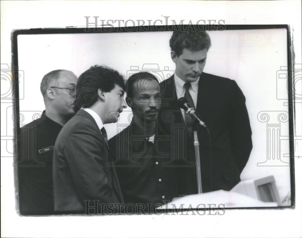 1992 Press Photo Terry Gaines Sr Michael Hamzey Court - Historic Images