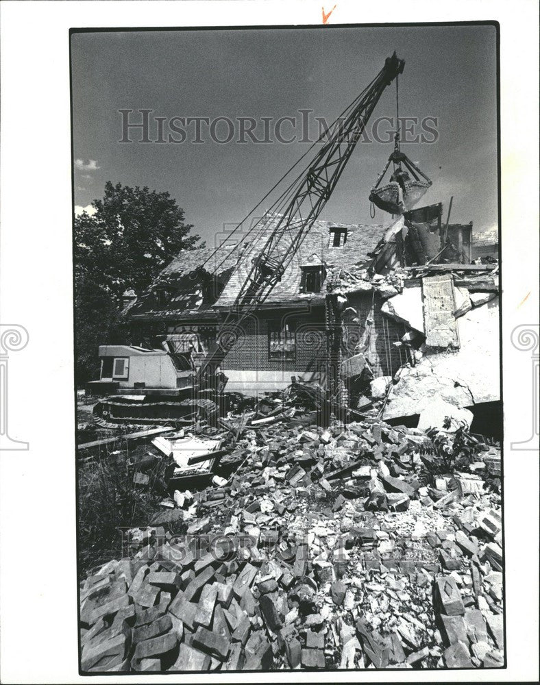 1982 Press Photo Fisher boat house demolished Detriot - Historic Images