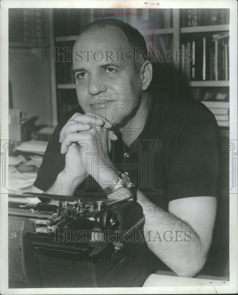 1965 Press Photo Bill Sands Author Shadow Ran Fast - Historic Images