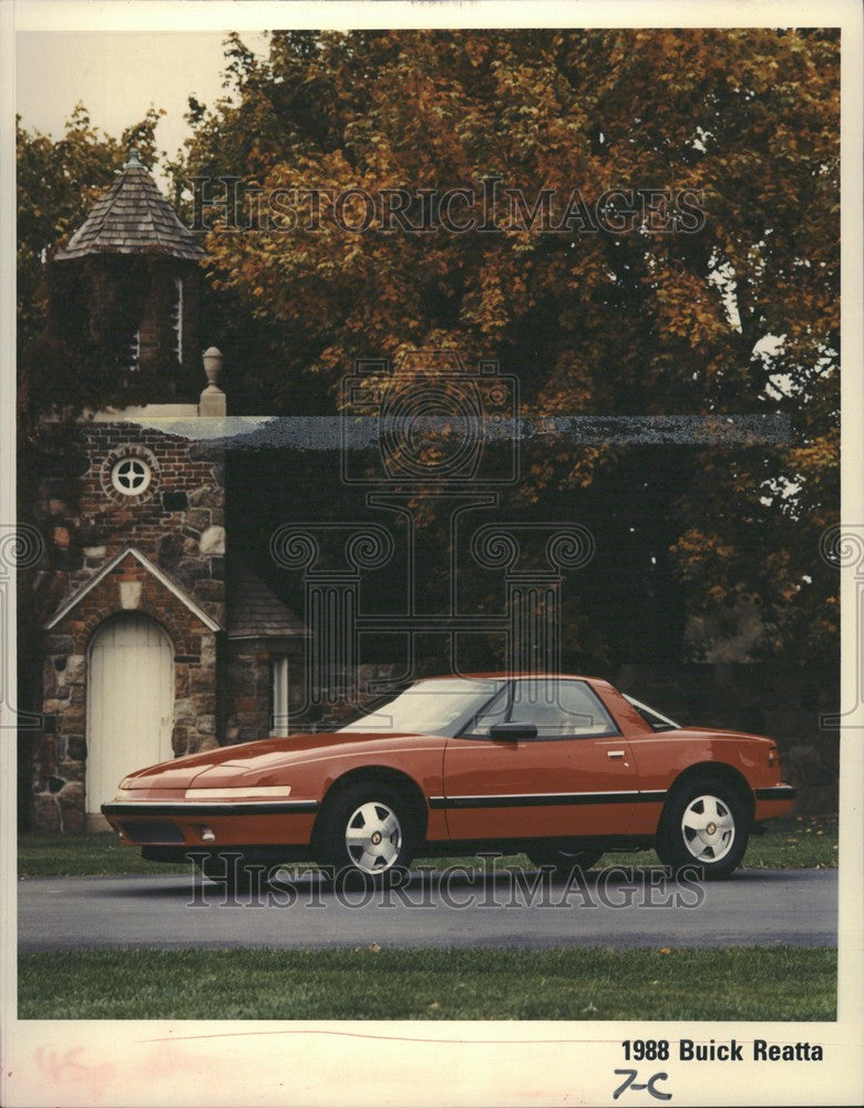 1988 Press Photo 1988 Buick Reatta two-seater car - Historic Images