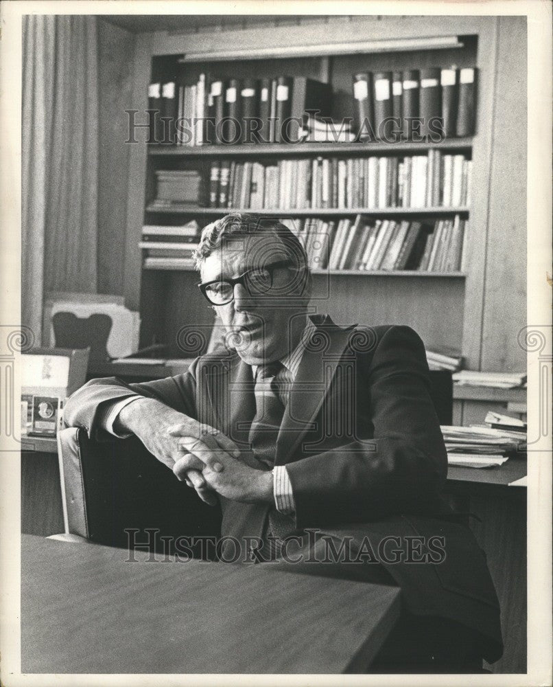 1974 Press Photo Leonard Woodcock Auto UAW Ambassador - Historic Images