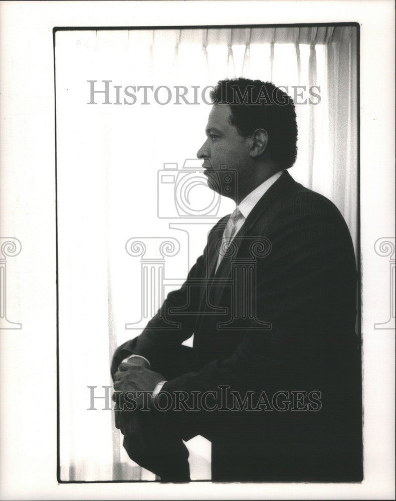 1988 Press Photo Ernest Jr. General Manager Omni - Historic Images