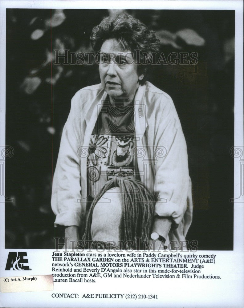 1993 Press Photo Jean Stapleton Parallax Garden - Historic Images