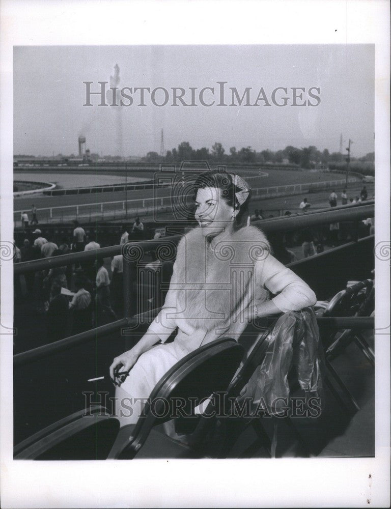 1959 Press Photo Mrs.William O Bridge Shinrone Farm - Historic Images