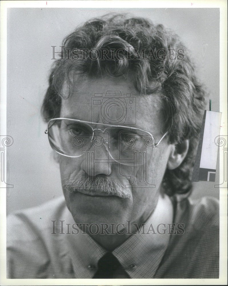 1985 Press Photo Patrick Wright - Historic Images