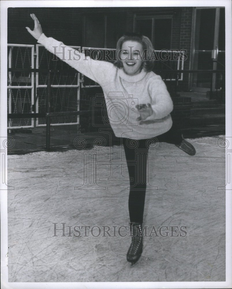 1964 Press Photo Roberta Woolley - Historic Images