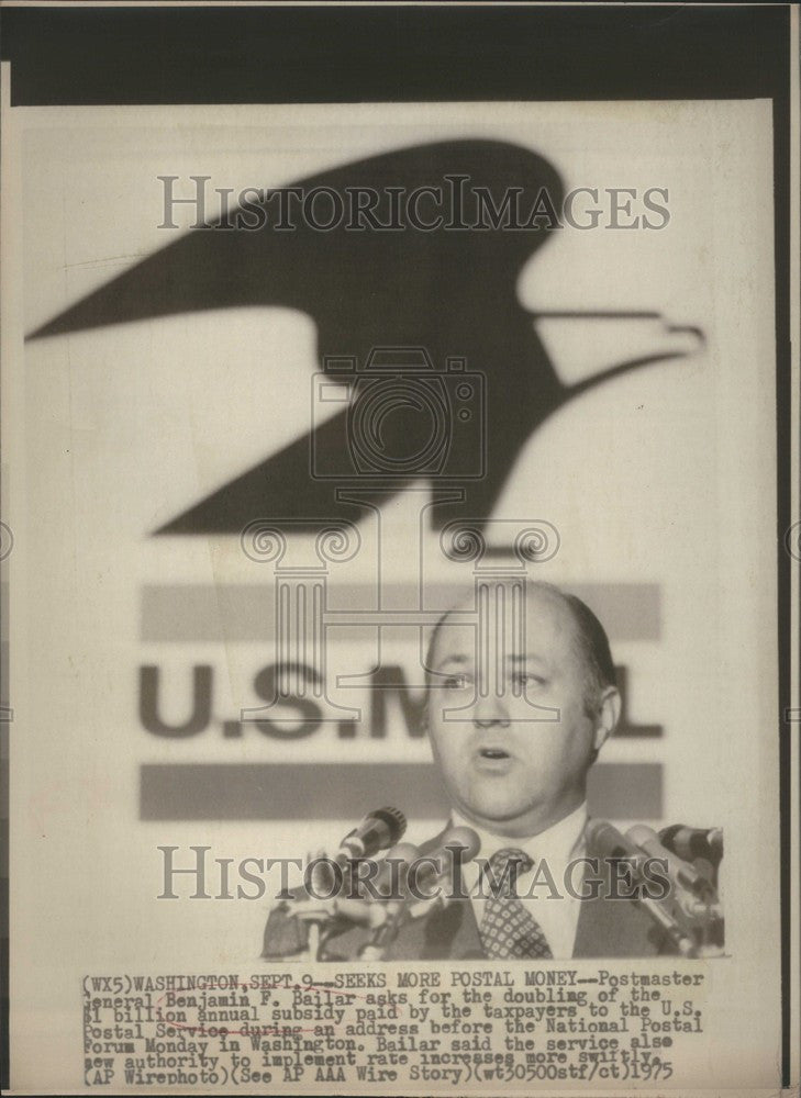 1975 Press Photo Benjamin F. Bailar Postal Service U.S. - Historic Images