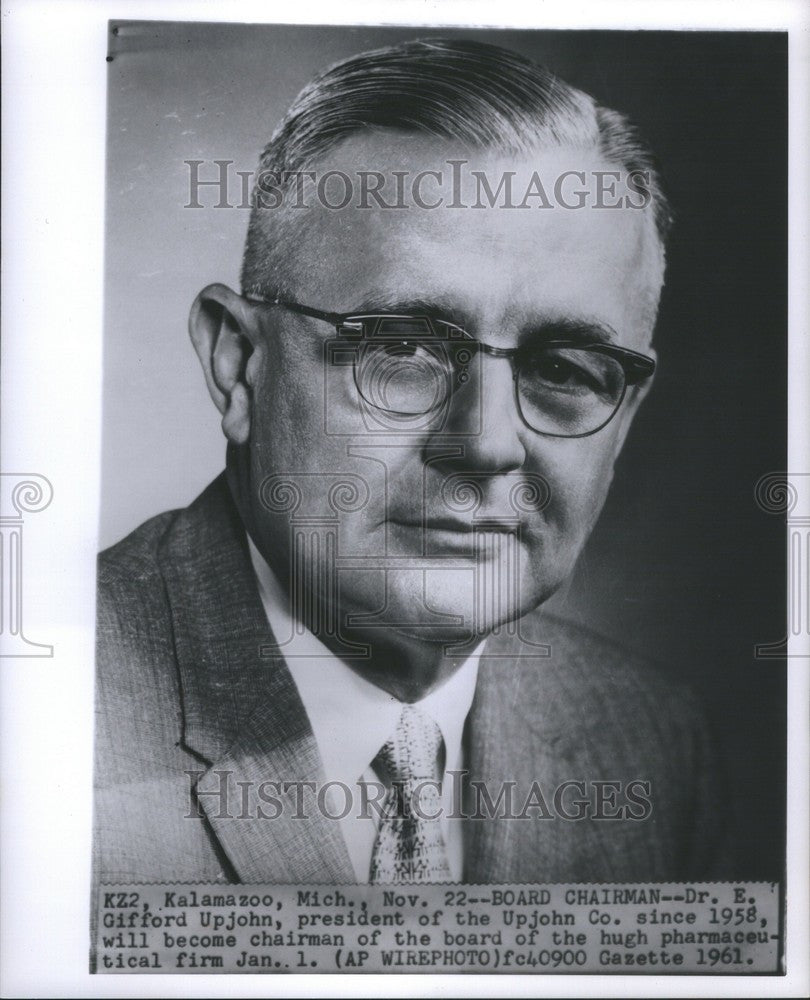 1961 Press Photo Dr E Gifford Upjohn board chairman MI - Historic Images