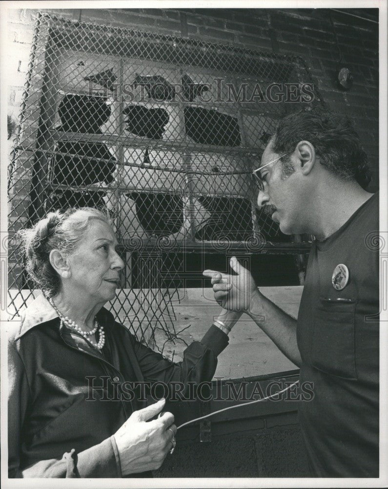 1983 Press Photo Aliya Massm with Lt. Donald Unis - Historic Images