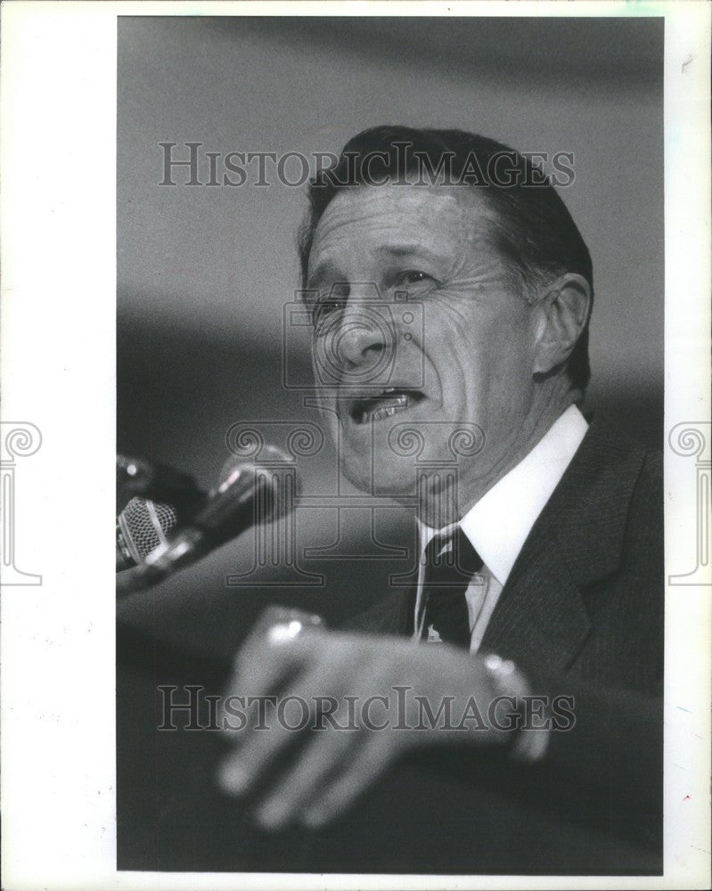 1986 Press Photo Caspar Weinberger US Defence Secretary - Historic Images