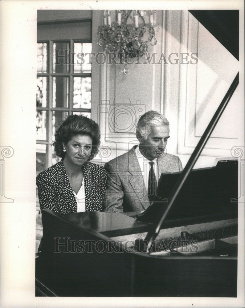 1988 Press Photo Effi Weinberg - Historic Images