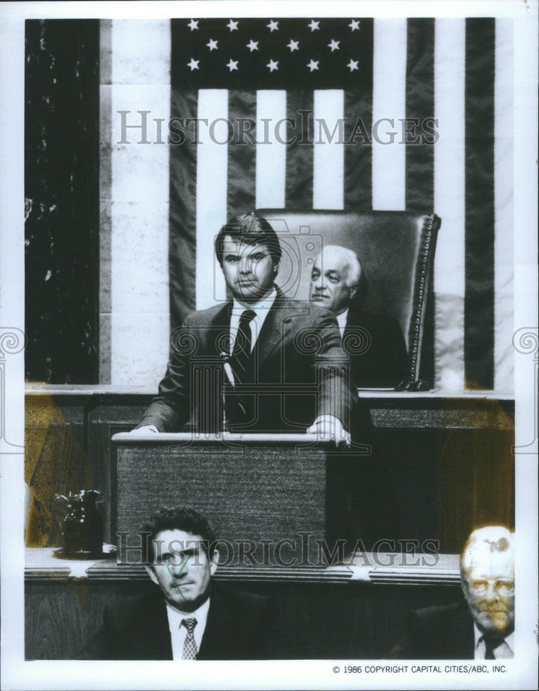 1987 Press Photo Robert Urich Amerika - Historic Images