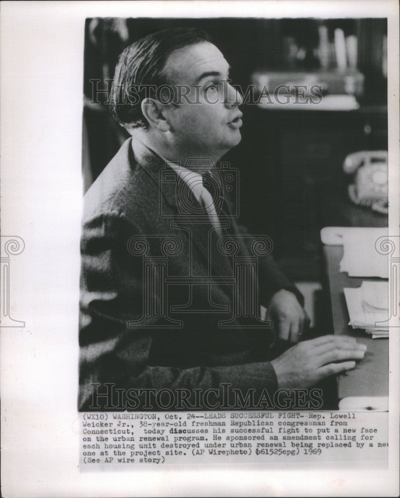 1969 Press Photo Congressman Lowell Weicker Jr. Fights - Historic Images