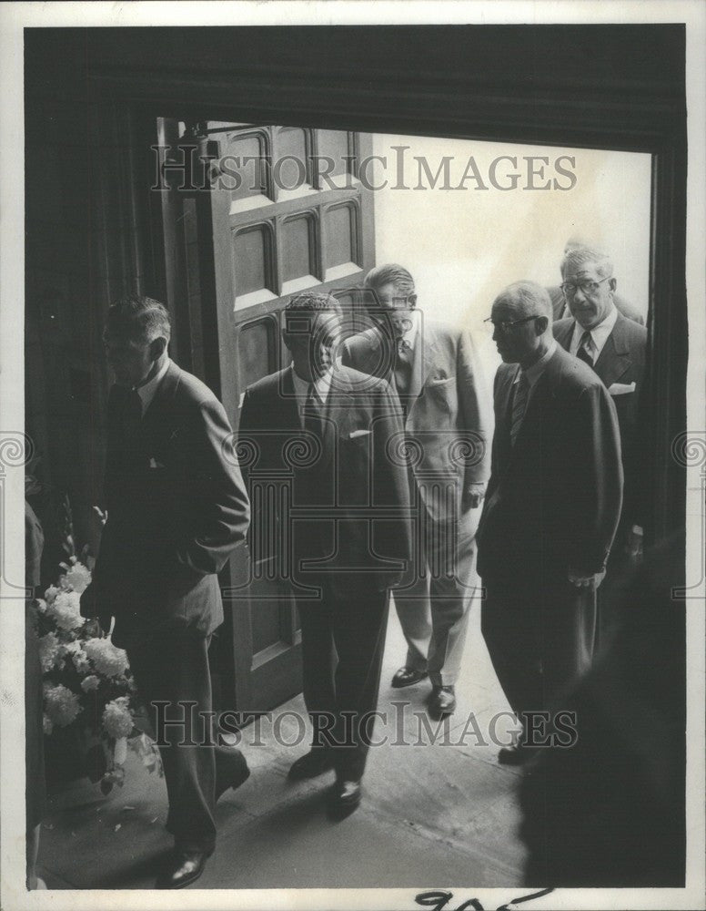 1956 Press Photo James B. Webber Jr. mourners - Historic Images