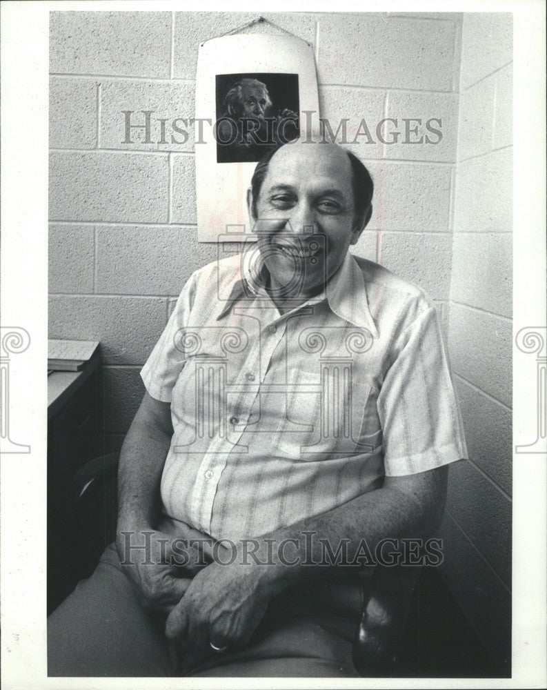 1982 Press Photo Harry Weberman Expert jon Education - Historic Images