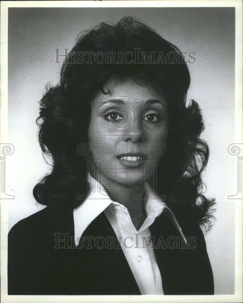 1982 Press Photo Beverly Draper Suspended WJBK TV2 - Historic Images