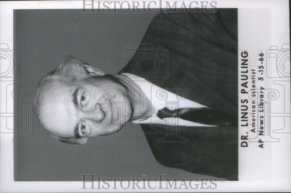 1966 Press Photo Dr.Linus Pauling  American Scientist - Historic Images