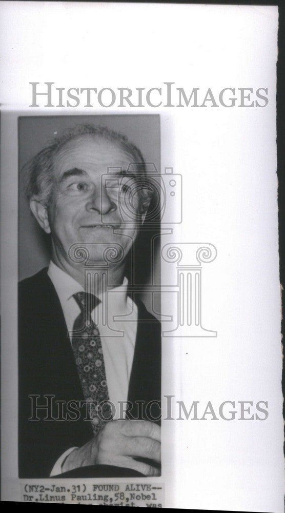 1960 Press Photo Linus Carl Pauling American chemist - Historic Images