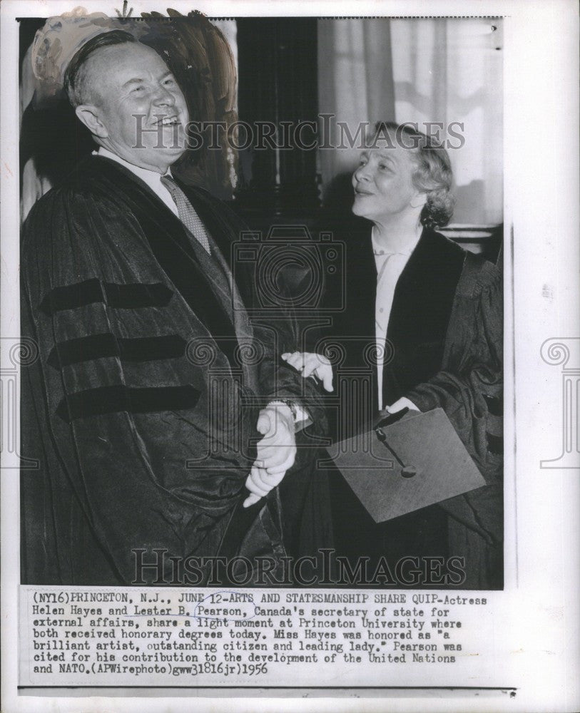 1956 Press Photo Helen Hayes Lester B. Pearson Canada - Historic Images