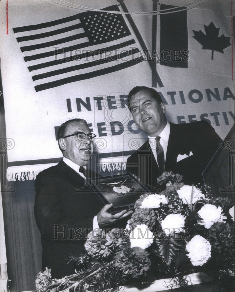 1965 Press Photo Mayor Cavanagh Lester Pearson - Historic Images