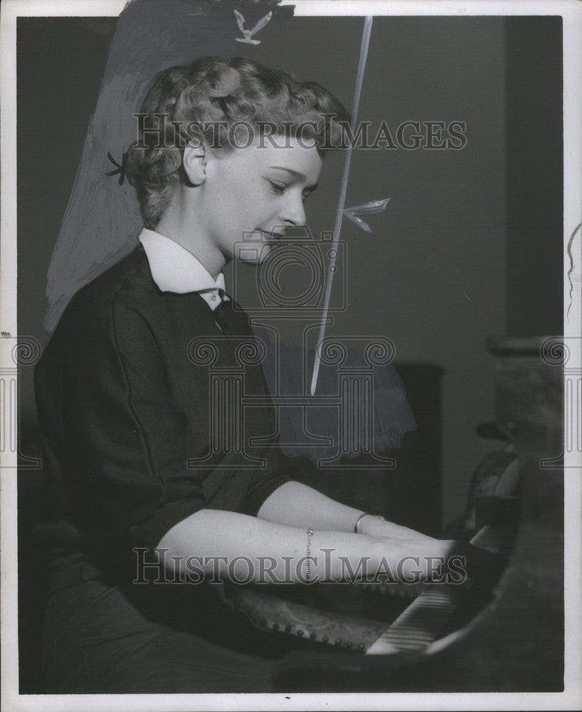 1952 Press Photo Janet Philipparh - Historic Images