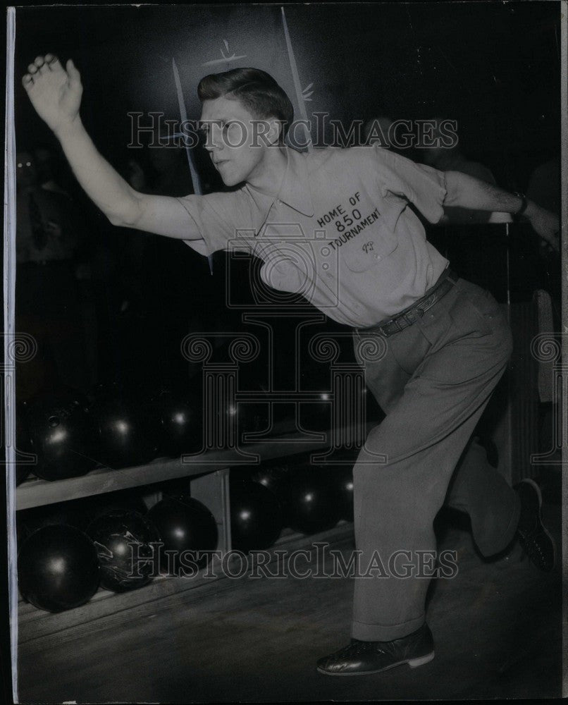 1942 Press Photo Joe Paulus Detroit Bowler - Historic Images
