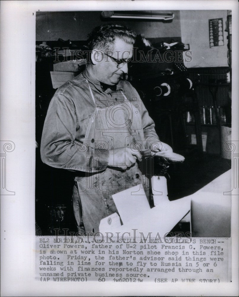 1960 Press Photo father U2 pilot Francis G Powers shoe - Historic Images