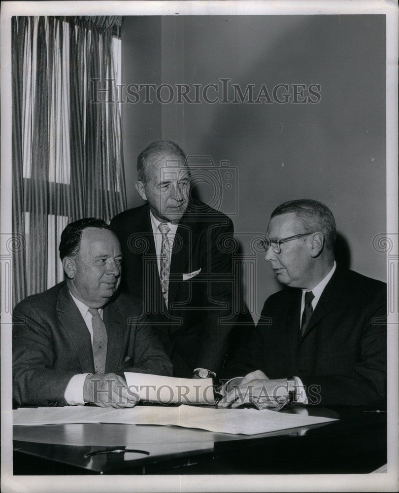 1961 Press Photo Edward Weimer George Parker President - Historic Images