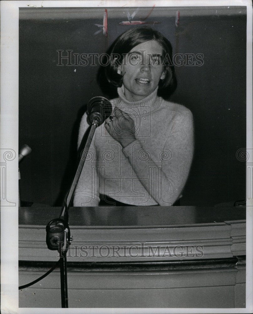 1972 Press Photo Gail Thain Parker 1972 - Historic Images