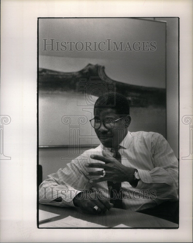 1989 Press Photo Bill Parker K Mart Vice President - Historic Images