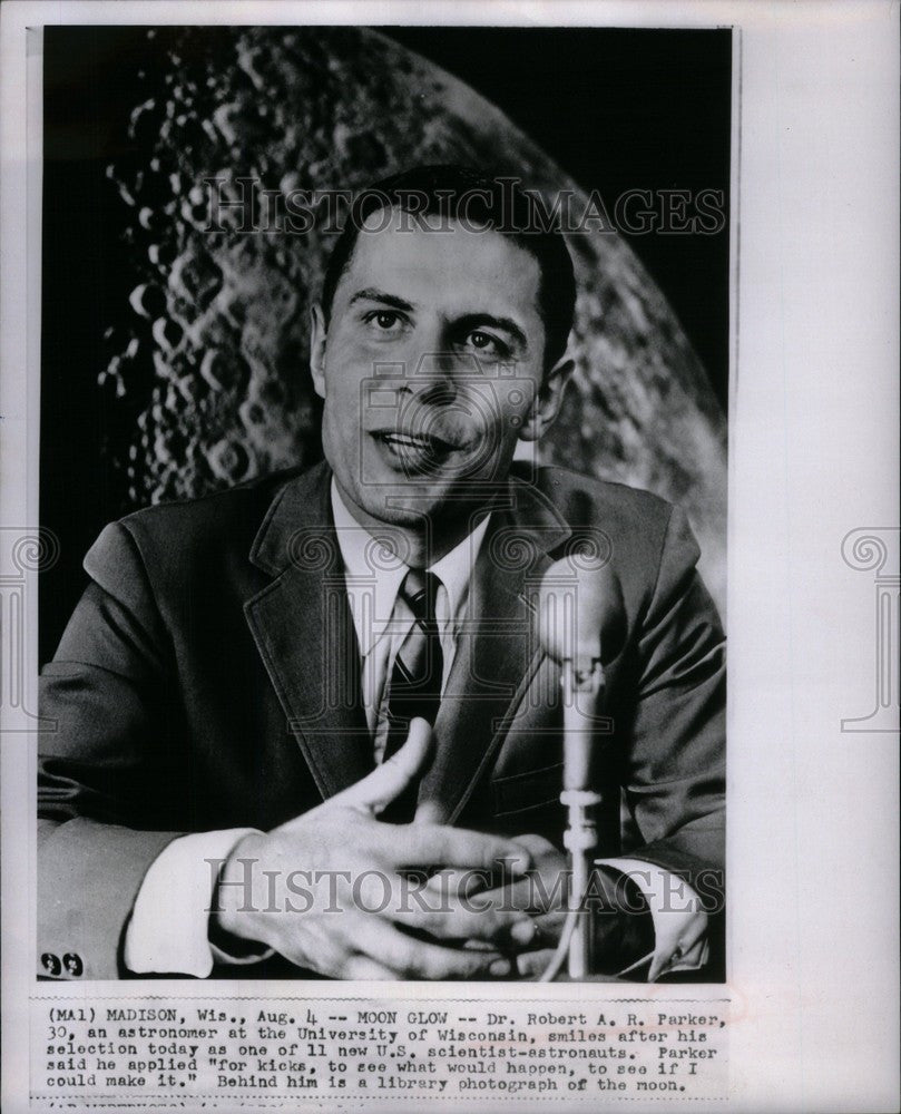 1967 Press Photo Dr. Robert A.R. Parker Astronomer - Historic Images