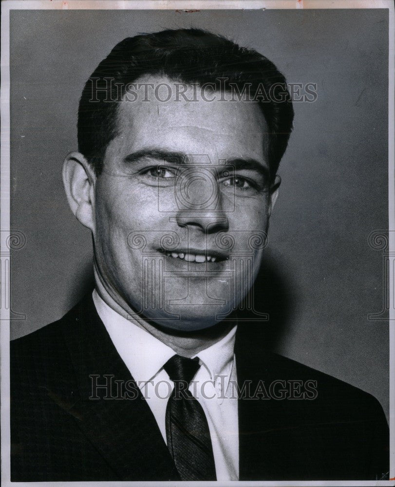 1961 Press Photo Lee Middleton Basketball Coach School - Historic Images