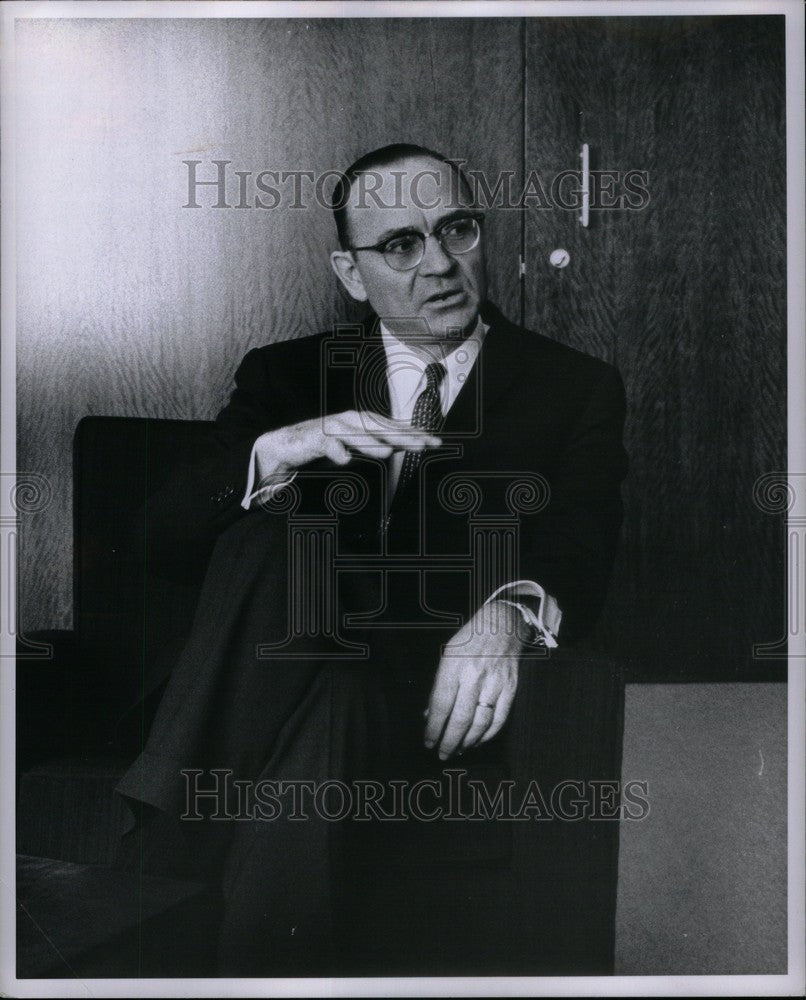 1963 Press Photo Arjay Miller - Historic Images