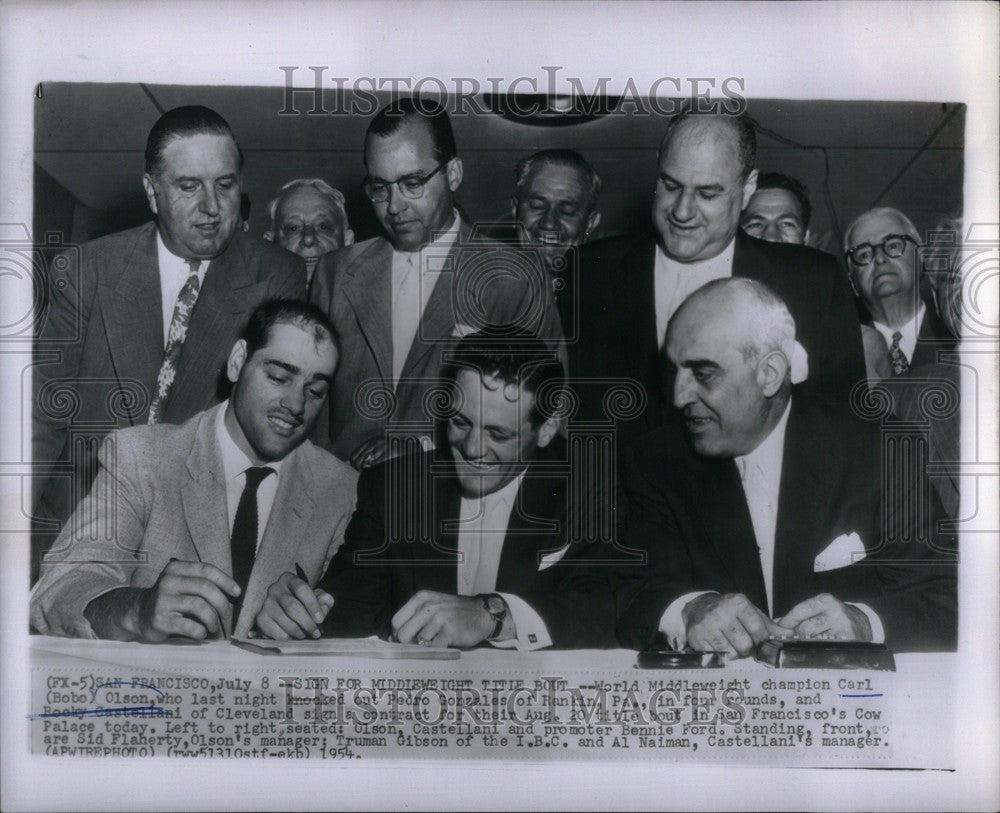 1954 Press Photo Middleweight  champ Carl Olson Bout - Historic Images