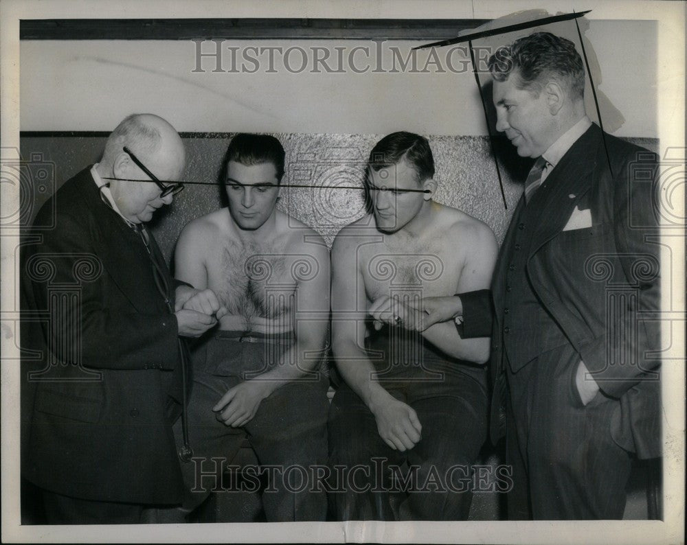 1945 Press Photo Lee Oma Joe Baksi heavyweight - Historic Images