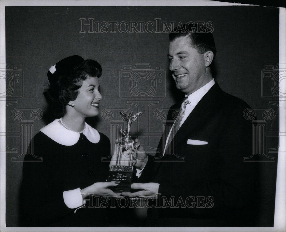 1958 Press Photo Mrs. Oscar L. Olson - Historic Images