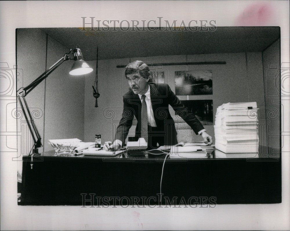 1989 Press Photo Phil Martin President Philmart company - Historic Images