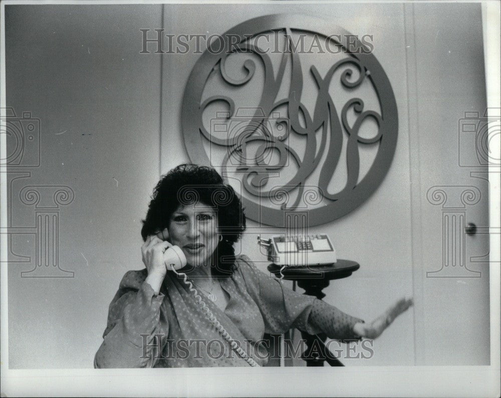 1983 Press Photo Florine Mark - Historic Images