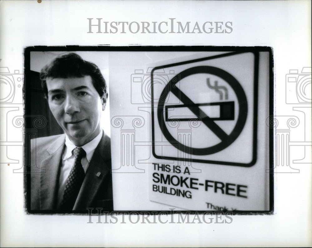 1991 Press Photo Gerald O'Grady No Smoking Lobbyist - Historic Images